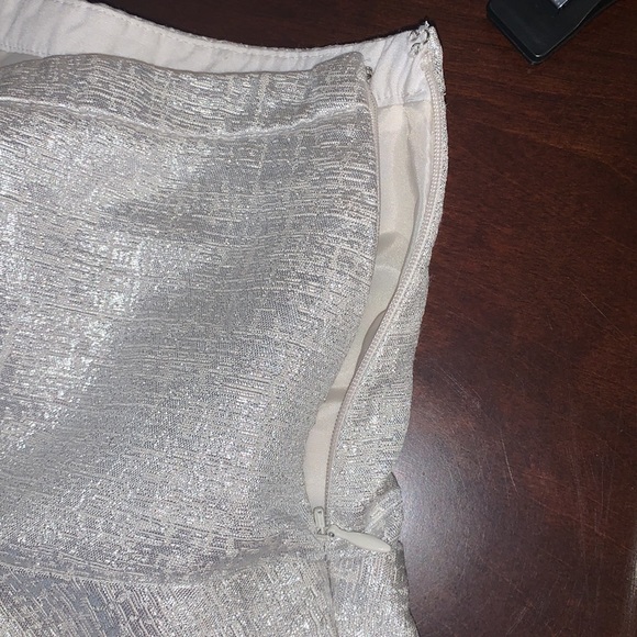 2/$40 👸🏻 Silvery Express Miniskirt Size 4 ✨ - Picture 7 of 7